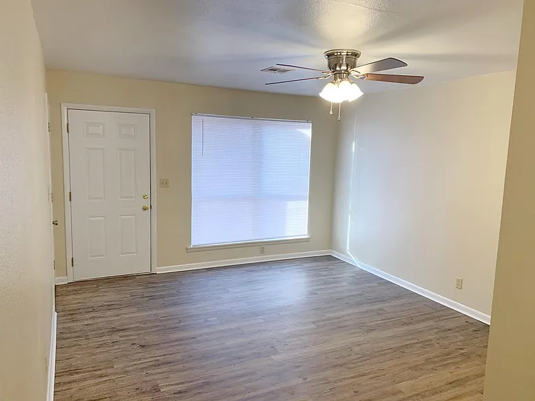 1146 E Alice St — Photo 1