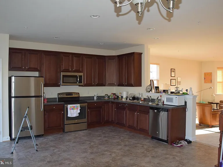 390 English Oak Ln #1 — Photo 5