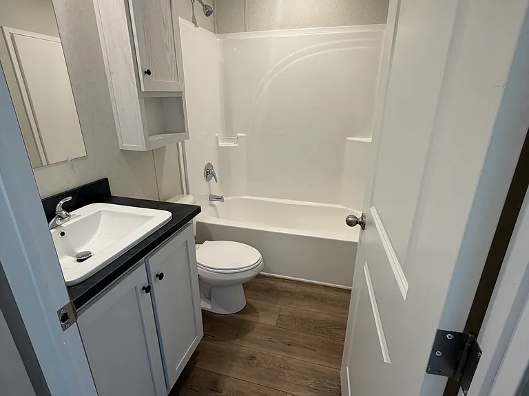 213 Grandmere Dr — Photo 11