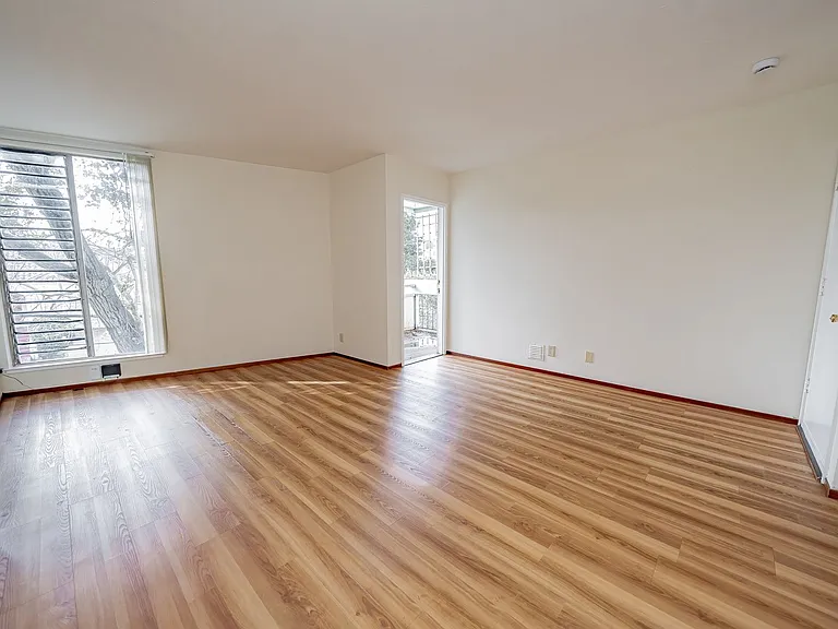 110 Frisbie Street — Photo 2