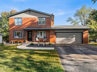2136 Wildwind Ln, High Ridge, MO 63049