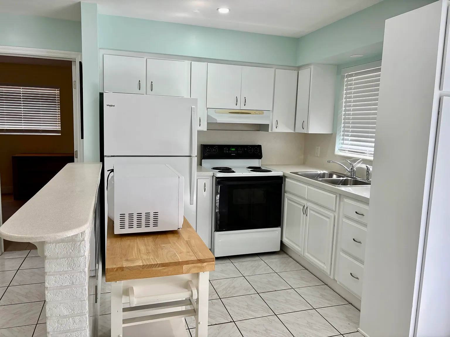 1 bed, 1.0 bath, 650 sqft, $1,800 — Photo 3