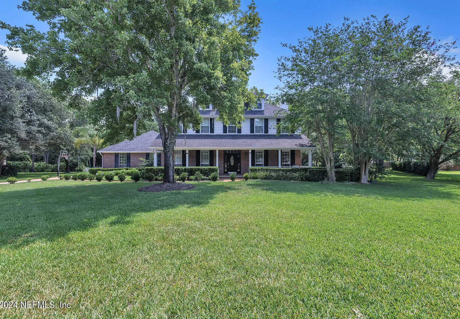 4 bed, 2.5 bath, 3305 sqft, $3,800 — Photo 2