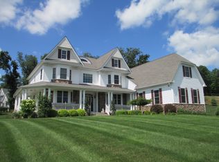 275 County Club Rd, Hopewell Junction, NY 12533