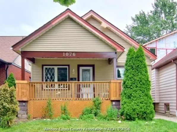 1076 Janette Ave, Windsor, ON N9A 5A3