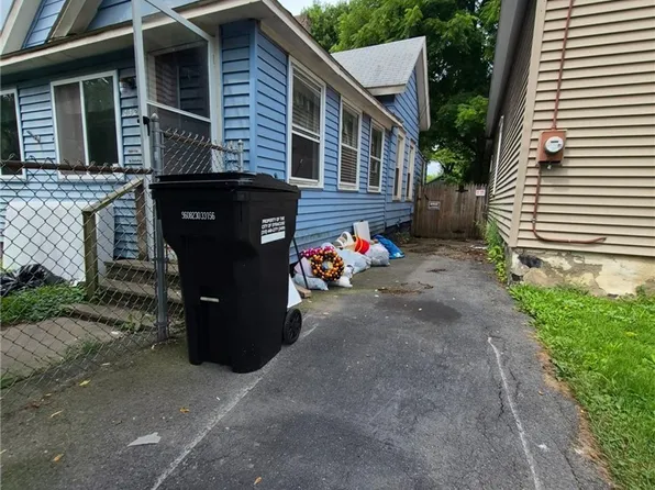 132 Hoefler St, Syracuse, NY 13204