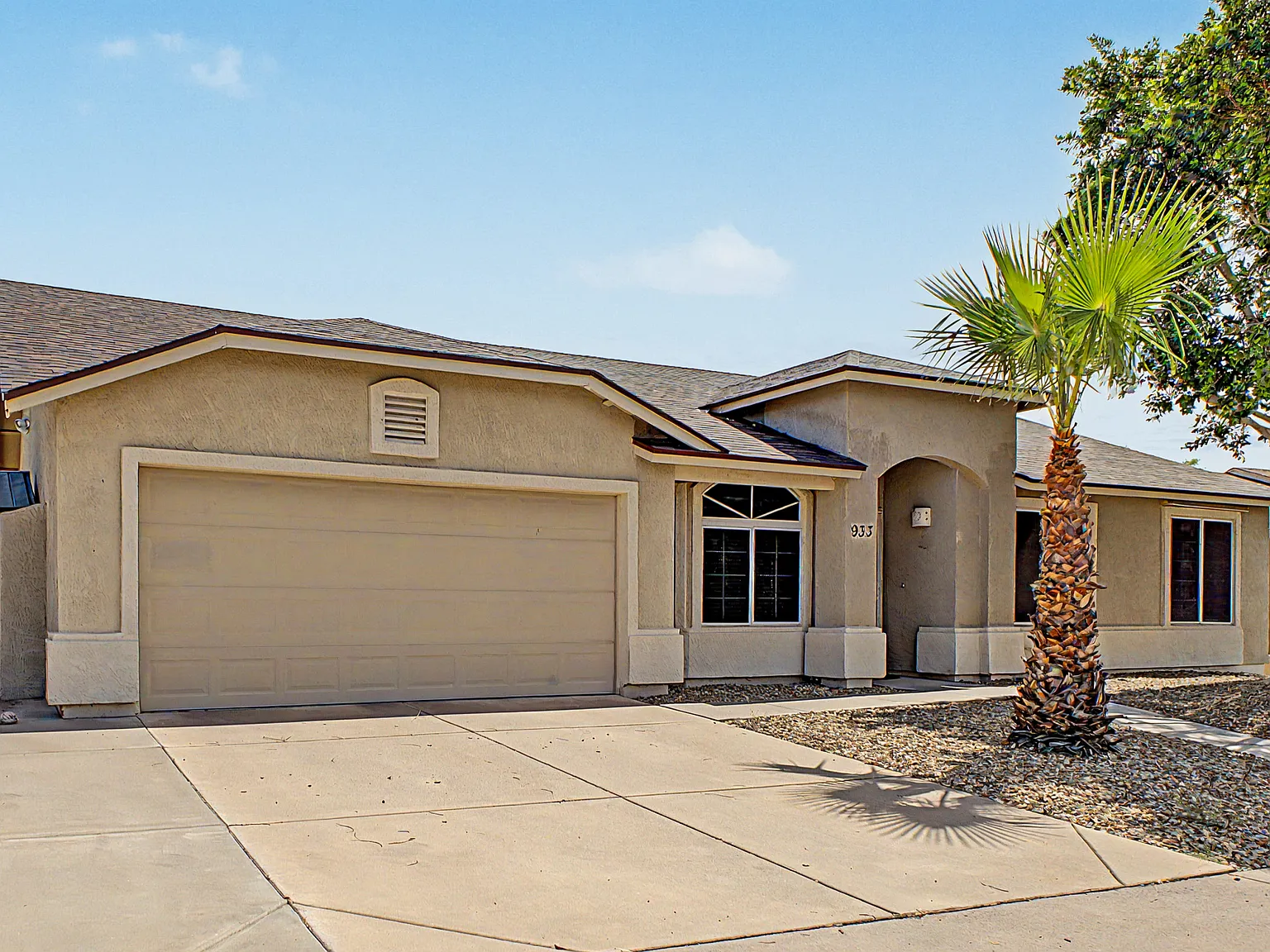 4 bed, 1701 sqft, $2,600 — Photo 2