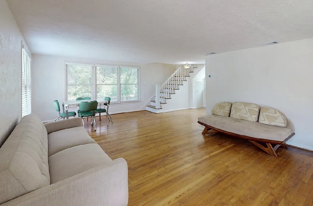 2 bed, 1.0 bath, 1080 sqft, $1,950 — Photo 4