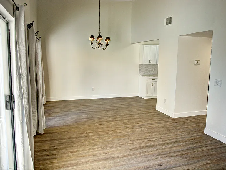 140 Willow Lake Dr — Photo 10