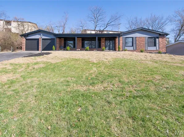 156 Forest Brook Ln, Saint Louis, MO 63146