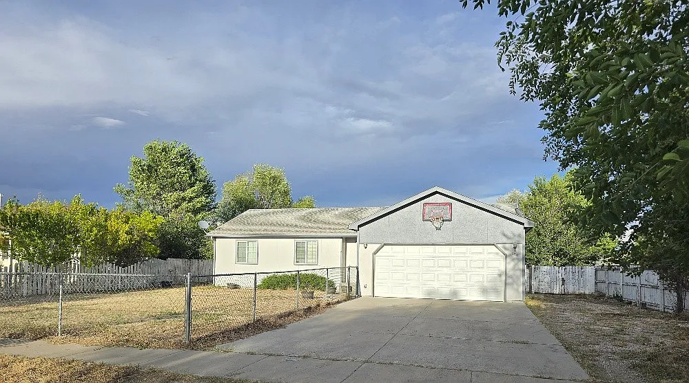3 bed, 1172 sqft, $1,695 — Photo 2