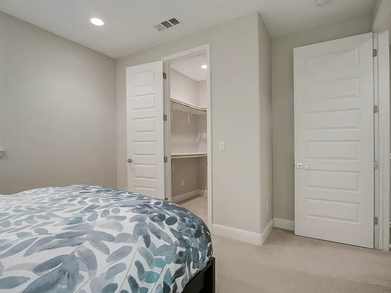 112 Evandale Ave — Photo 5