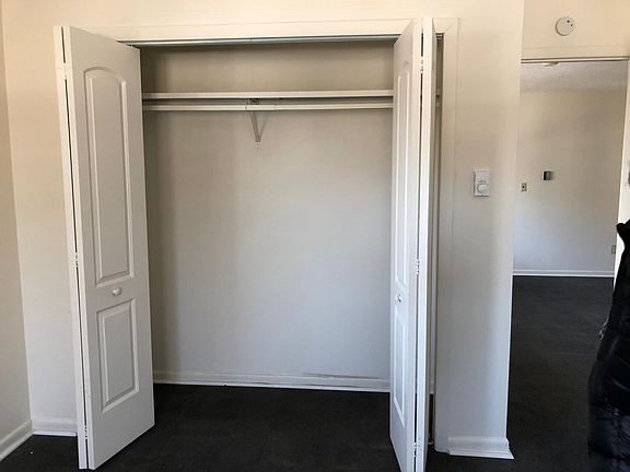 5th image of 55 S Jefferson Ave APT 7