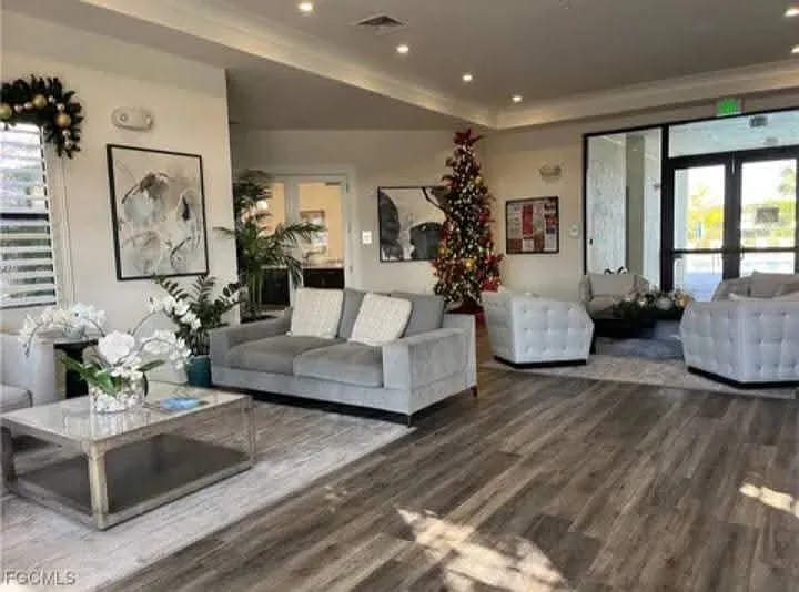 15008 Palamos Cir — Photo 36