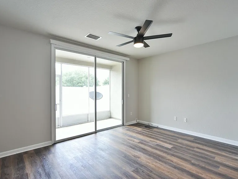 4490 SW 49th Ave — Photo 7