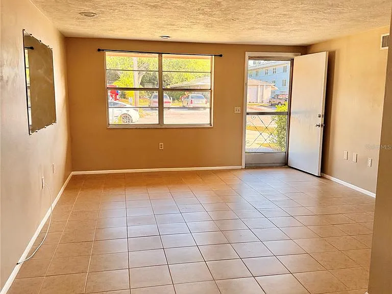 5401 Pasadena Dr — Photo 3