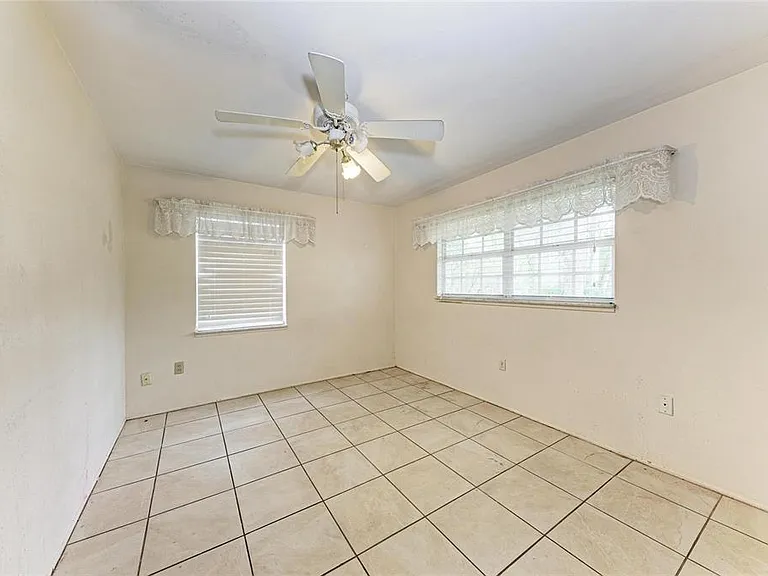 1827 Alta Vista St — Photo 22