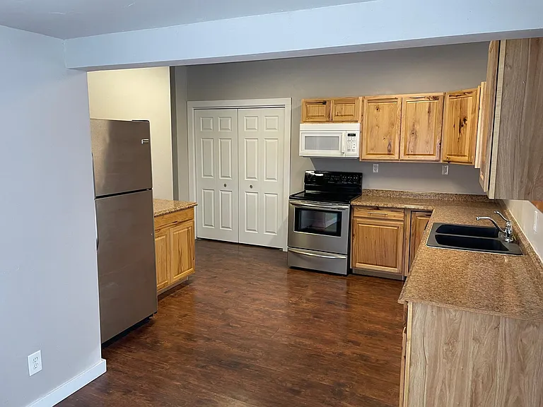42402 Montana Ave — Photo 8
