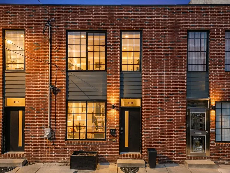 1113 Lemon St #TOWNHOUSE — Photo 2