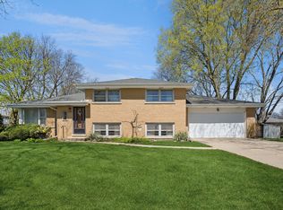 1049 S Pine Ave, Arlington Heights, IL