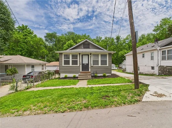 805 Beacon Ave, Kansas City, MO 64125