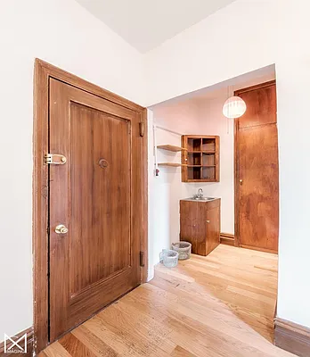 Sold by Bank Neary | media 4