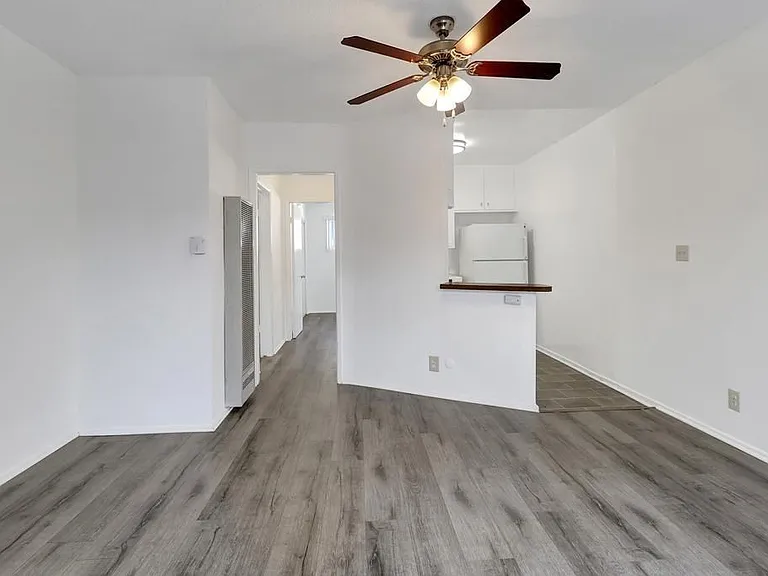3721 S Bentley Ave #6 — Photo 3