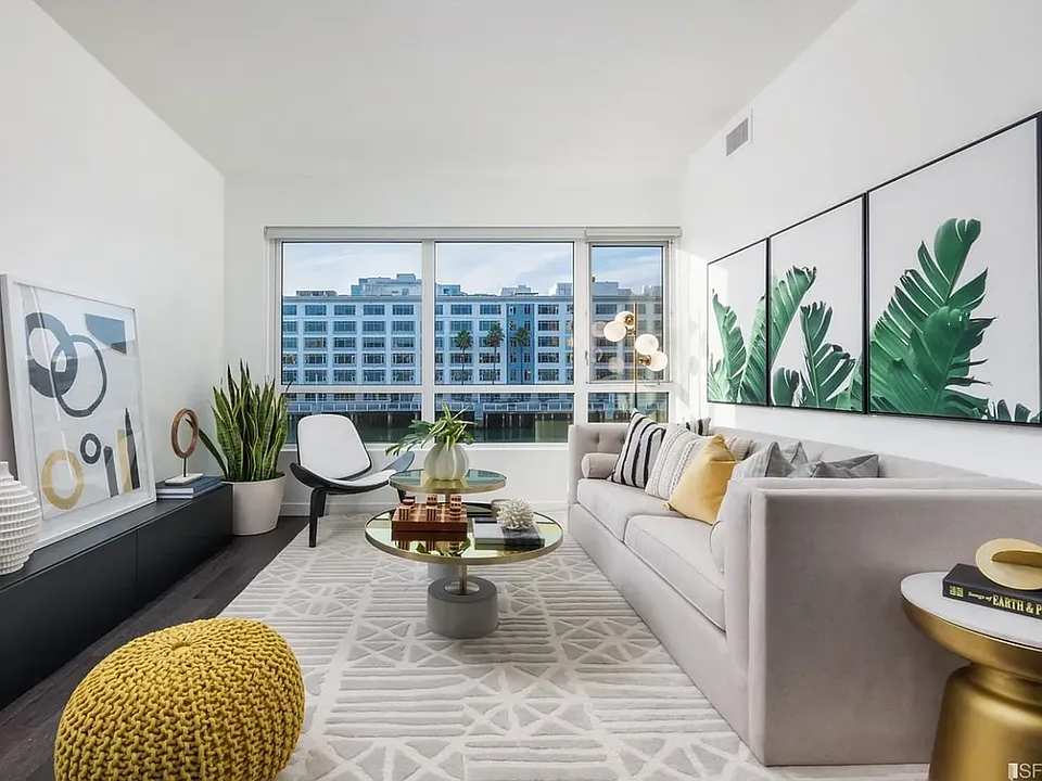 110 Channel St #207