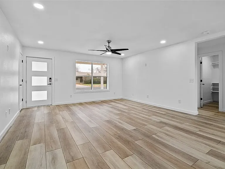 2205 Douglas St — Photo 7