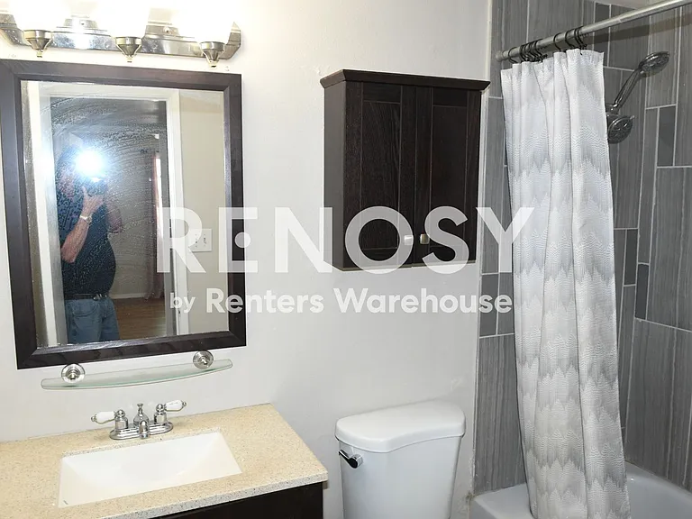 1550 W Pershing Ave — Photo 7