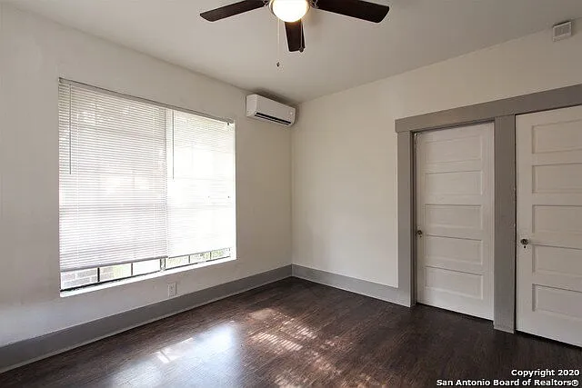 706 Canton — Photo 17