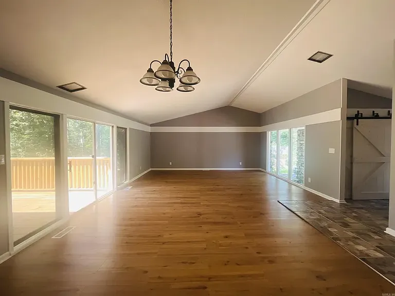 2135 Pine Hill Cir — Photo 5
