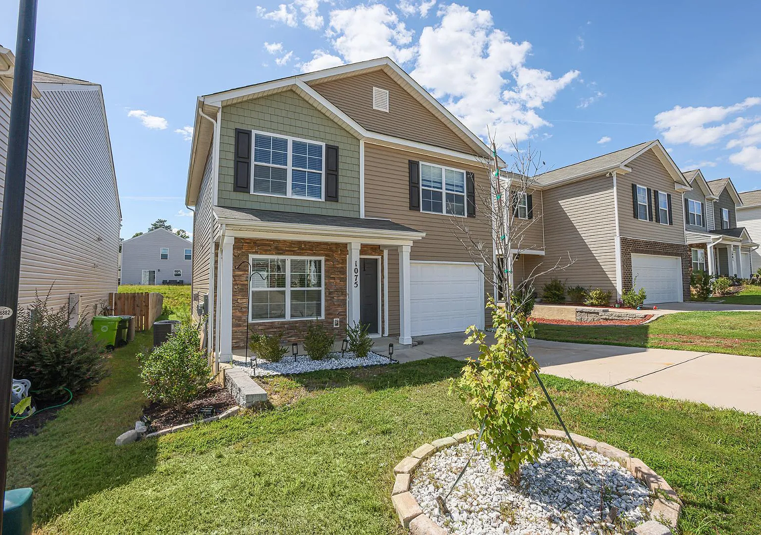 1075 Belmont Green — Photo 2
