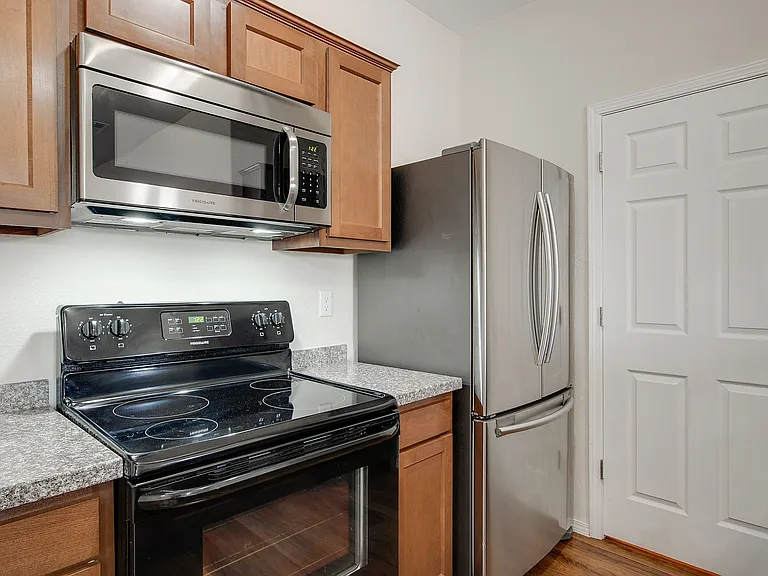 Fourth Street Flats — Photo 113