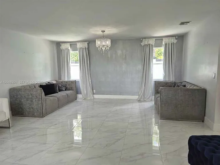 5820 SW 58th Ct — Photo 5
