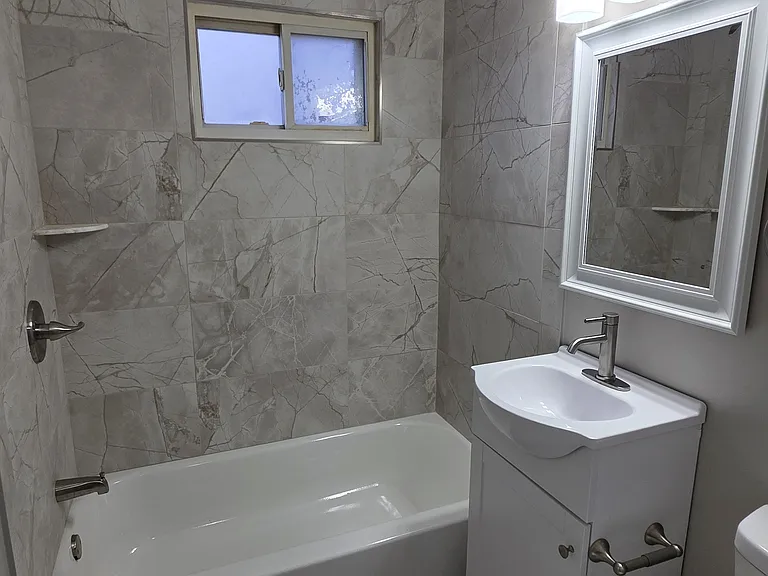 33507 Berville Ct — Photo 17