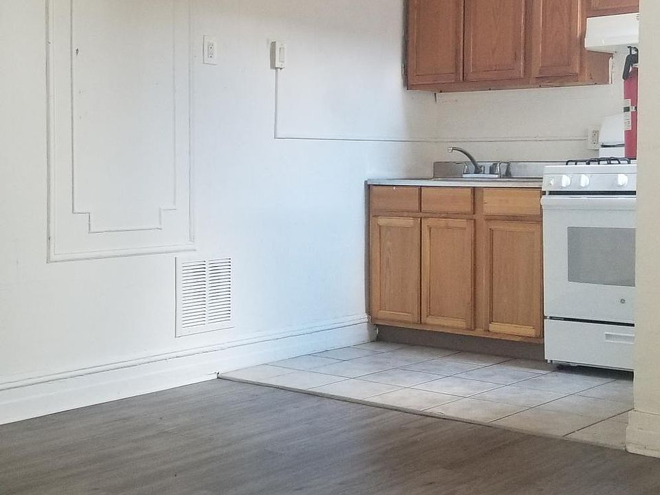 2nd image of 296 Wainwright St APT A7