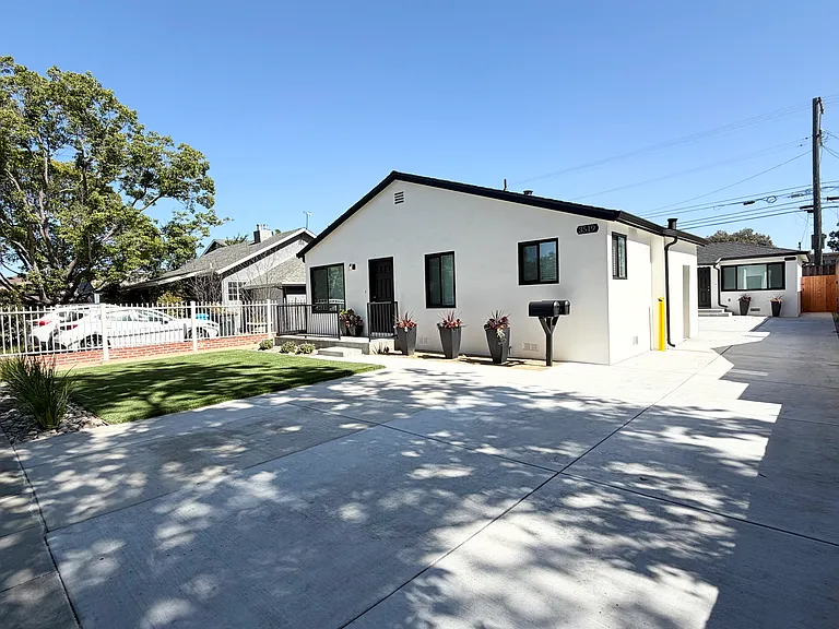 3519 Hoover St — Photo 15
