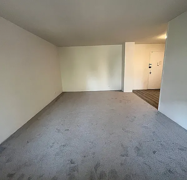 3215 Avenue H #6H — Photo 2
