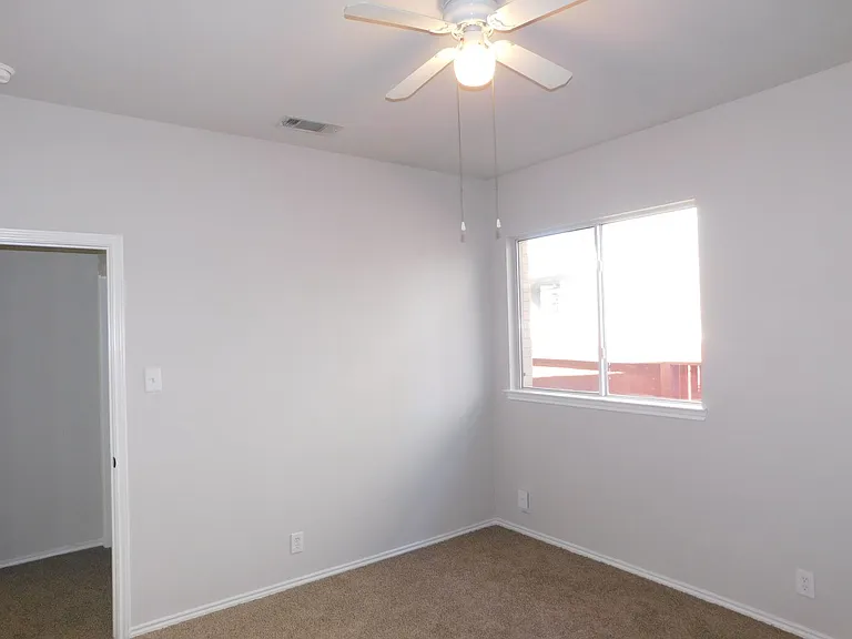 9231 Foxgrove Way — Photo 10