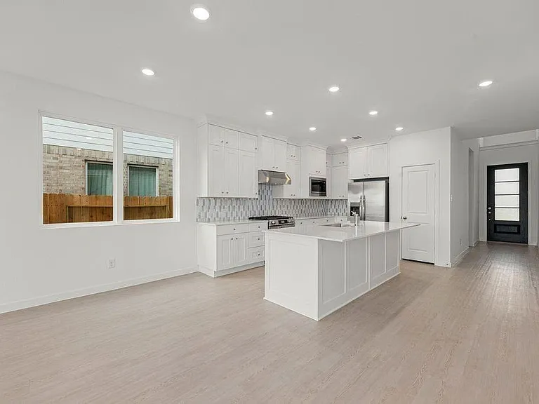 6411 Symphony Wave Dr — Photo 10