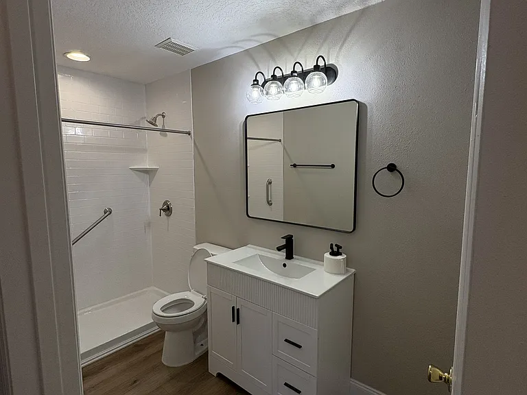 Upstairs Bathroom
