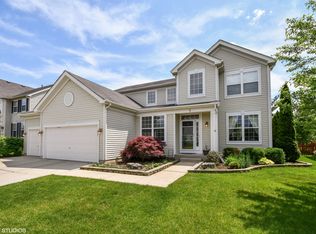 5 W Ellington Ct, South Elgin, IL 60177