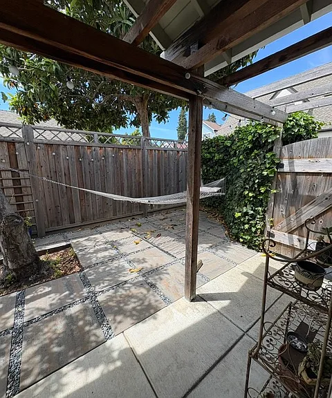 Otis St — Photo 10