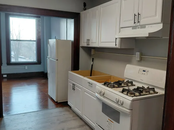 39 Main St, Leominster, MA