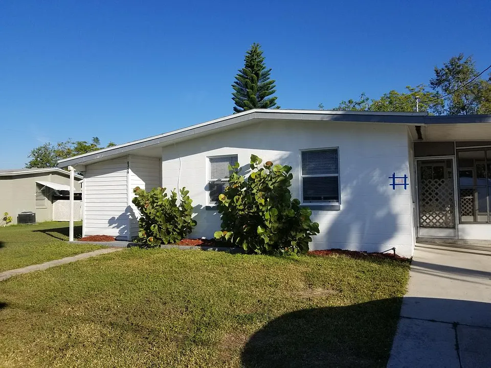 8358 Aero Ave