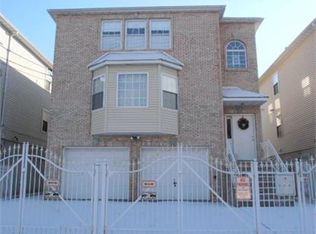 570 S 10th St, Newark, NJ 07103