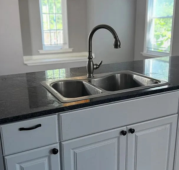 151 Calvert St — Photo 2