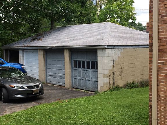 1 Garage Parking Space