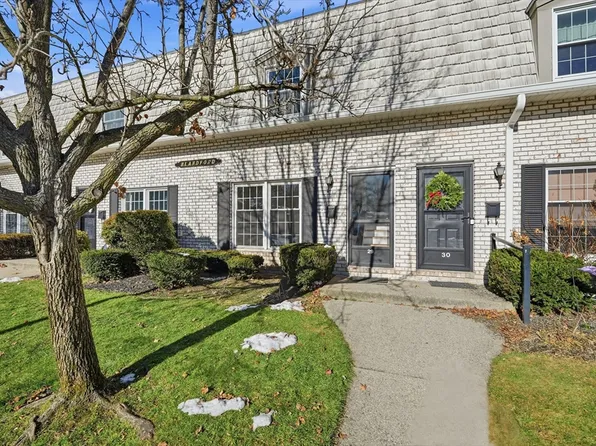 29 Plantation Dr #29, Agawam, MA 01001